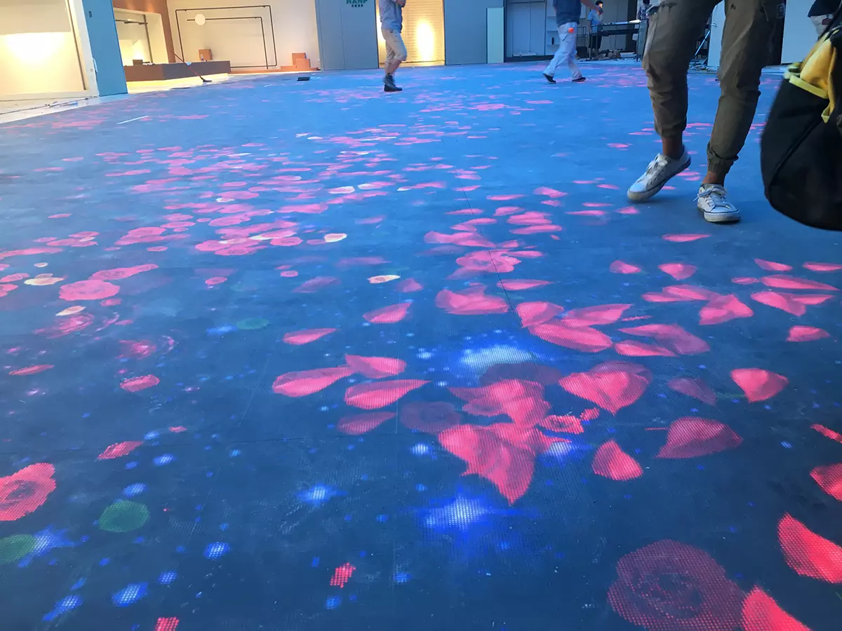 Interactive LED floor screen